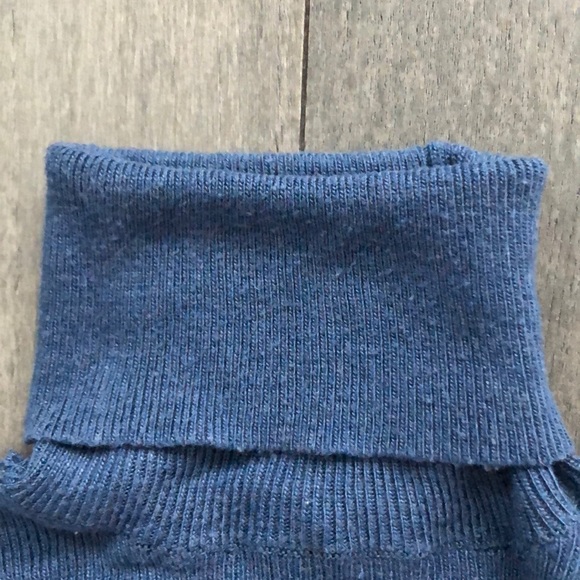 Urban Behavior turtle neck dress - Picture 4 of 7